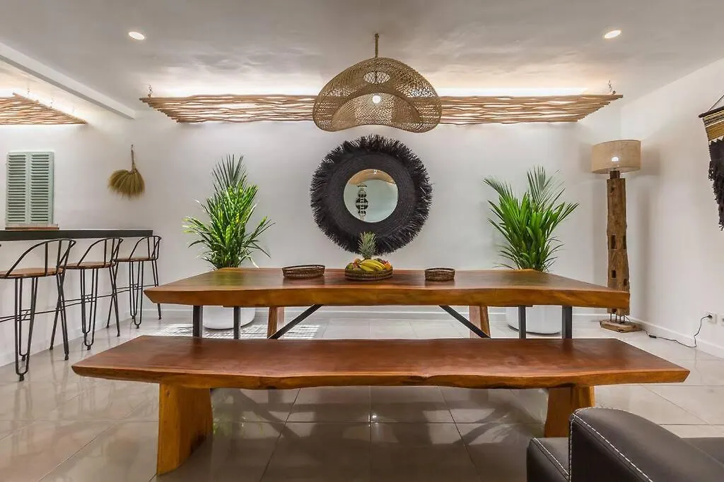 Central 4 Bedr Villa 5Min Walk From Eat Street&Beach