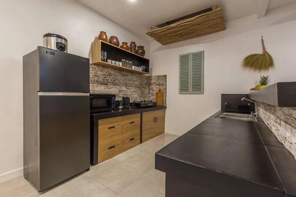 Central 4 Bedr Villa 5Min Walk From Eat Street&Beach