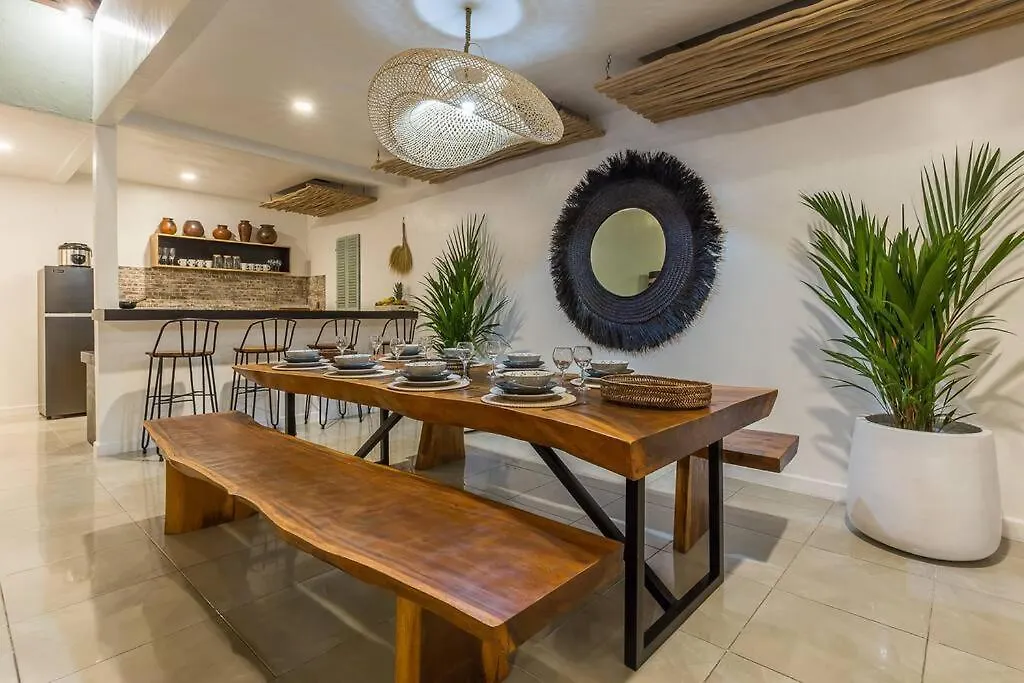 Central 4 Bedr Villa 5Min Walk From Eat Street&Beach