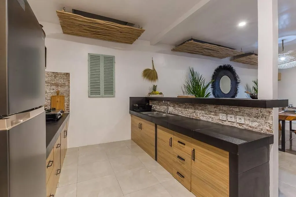 Central 4 Bedr Villa 5Min Walk From Eat Street&Beach